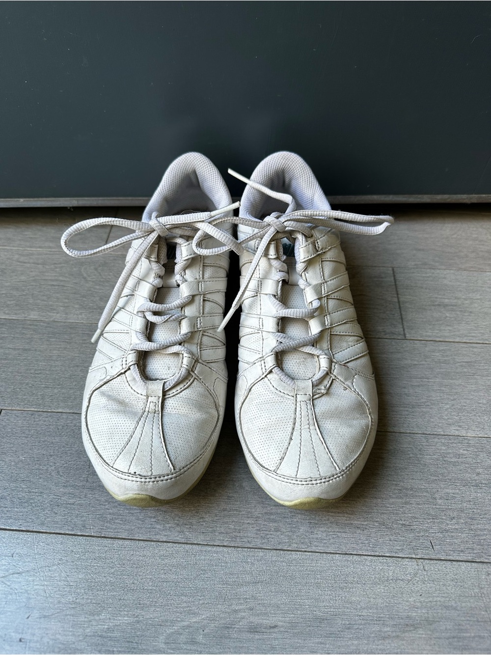 Nike Musique IV Lace Up sneaker shoe womens size 8.5 white Cheerleading Dance